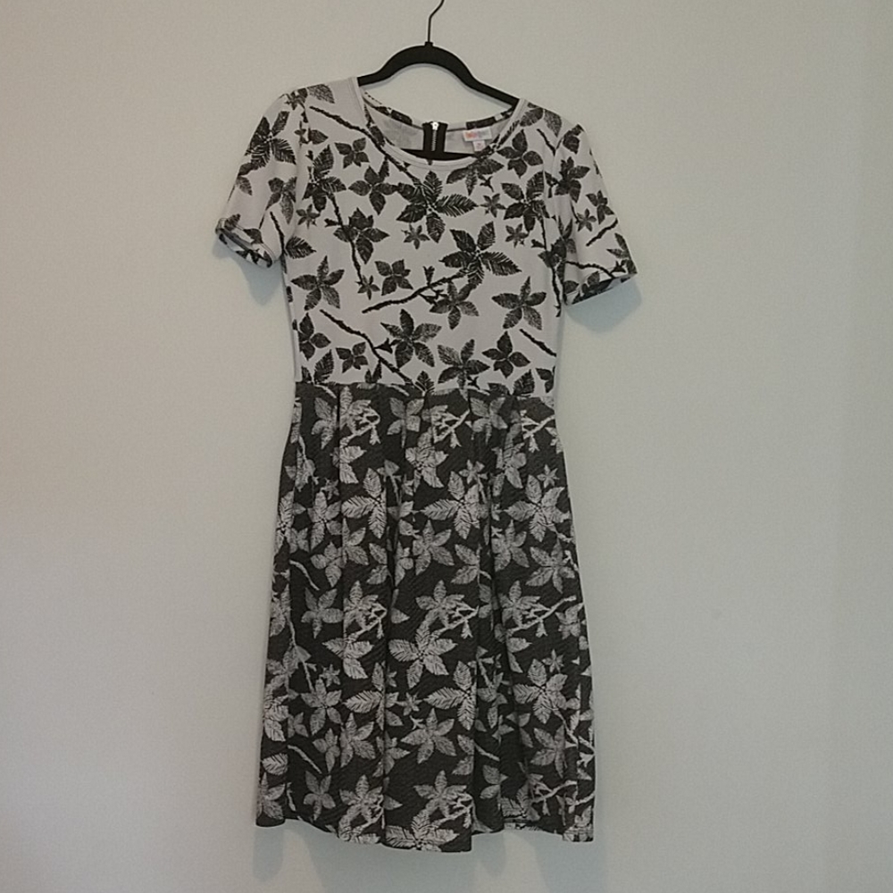 LuLaRoe Amelia